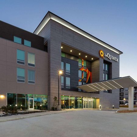 La Quinta Inn & Suites By Wyndham San Antonio At The Rim Εξωτερικό φωτογραφία