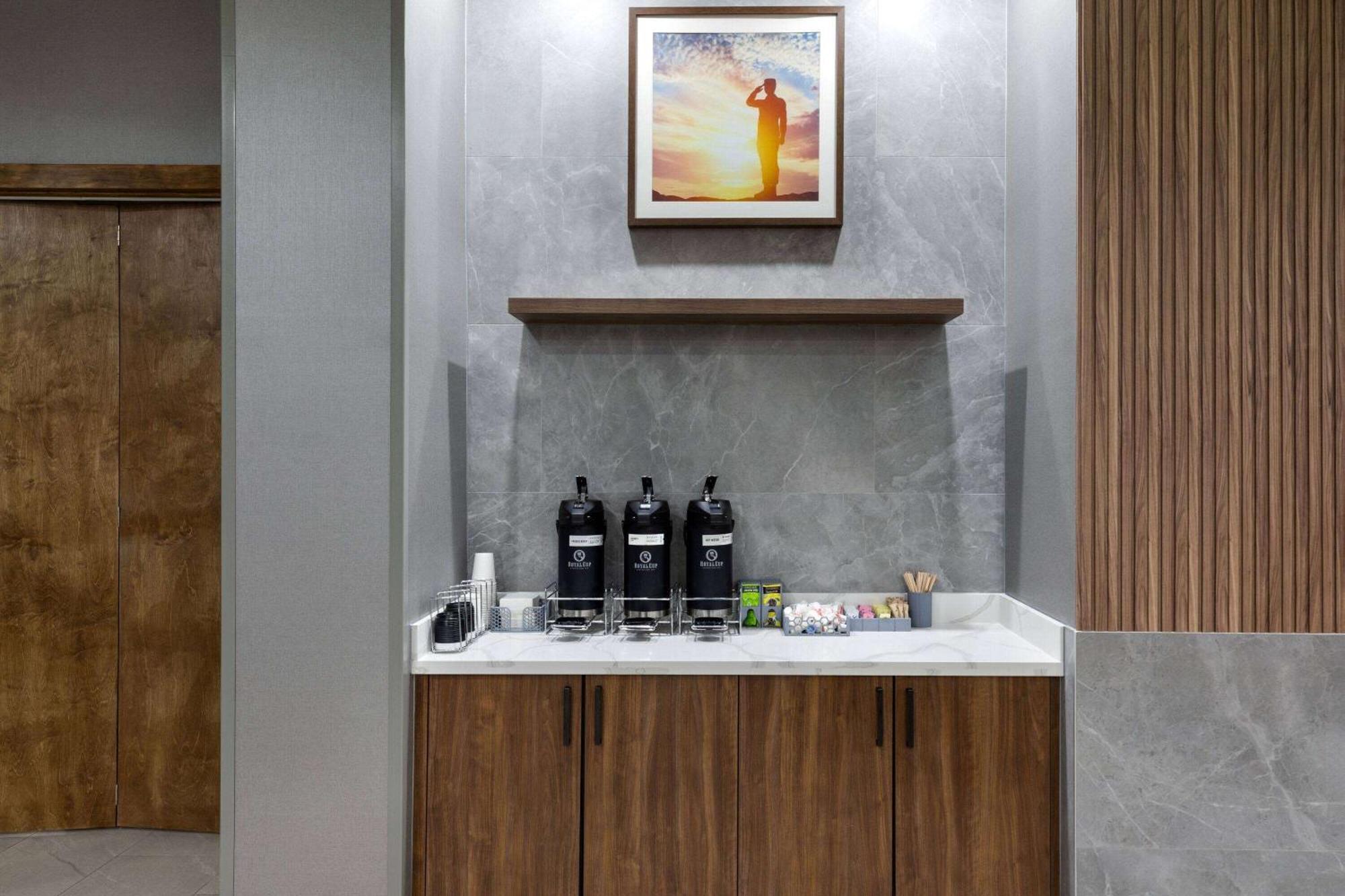 La Quinta Inn & Suites By Wyndham San Antonio At The Rim Εξωτερικό φωτογραφία