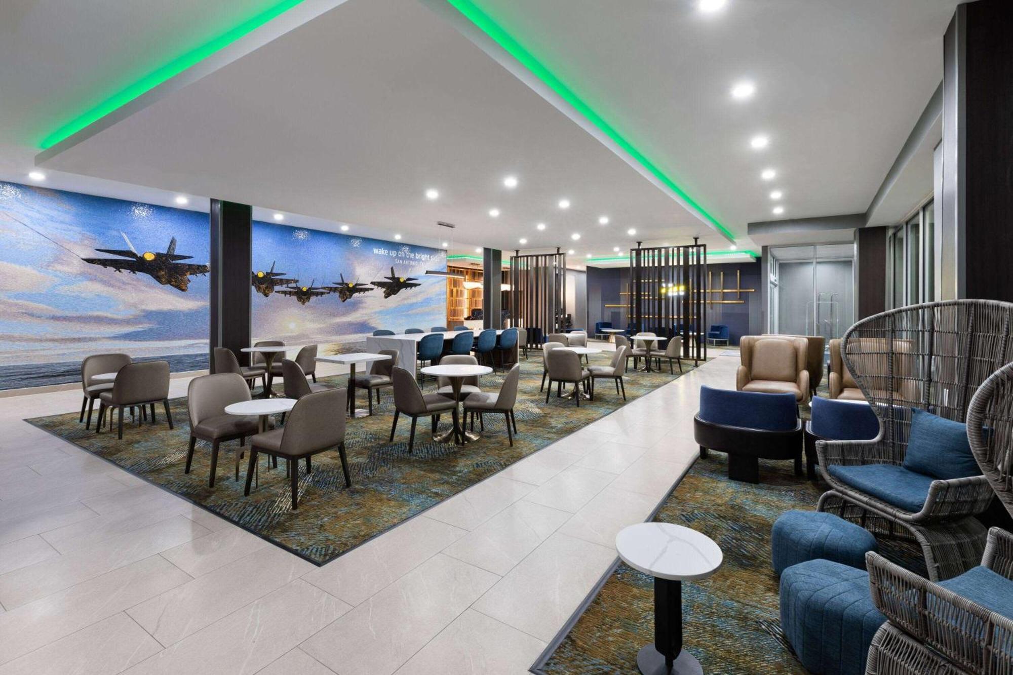 La Quinta Inn & Suites By Wyndham San Antonio At The Rim Εξωτερικό φωτογραφία